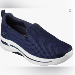 Skechers Go Walk Arch Fit Grateful, 8W, Navy Blue